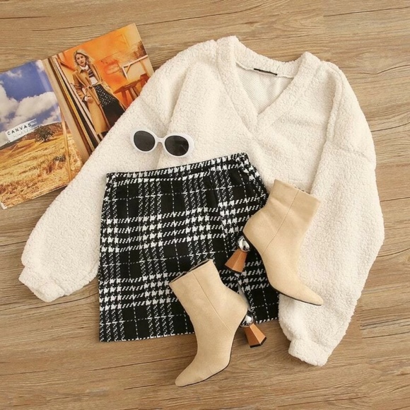 Plaid Textured skirt 😍 - Picture 1 of 7